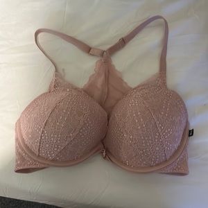 NEVER WORN! PINK bra. size 36 D
